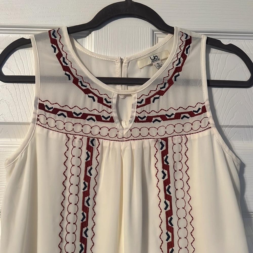Flowy Dress - Picture 2 of 3